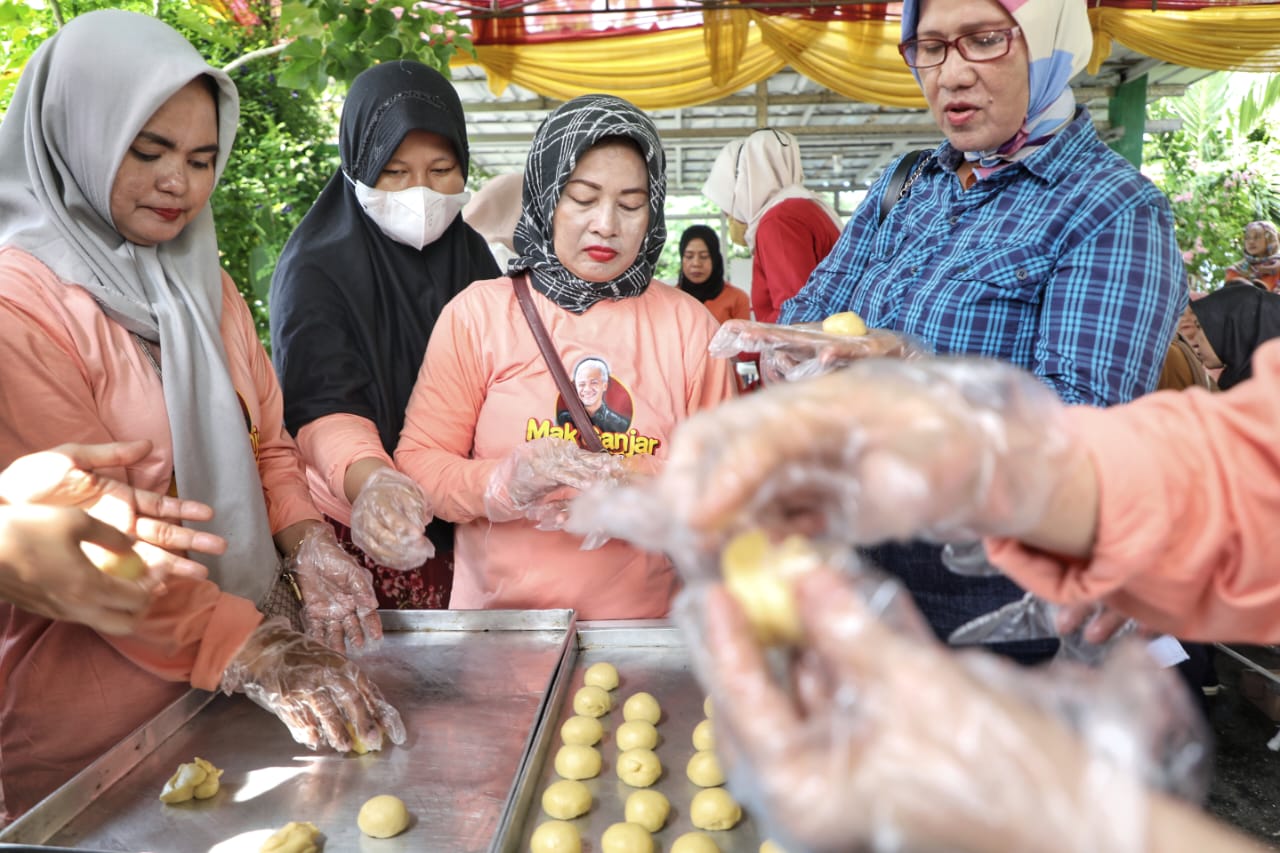 Pelatihan pembuatan roti boy oleh Mak ganjar di Jakarta Pusat
