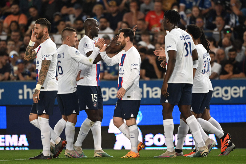 PSG berhasil meraih gelar ke-11 di Ligue 1 Prancis setelah bermain imbang 1-1 melawan Strasbourg.