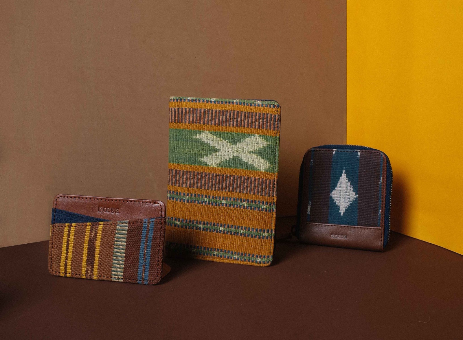 Produk Noesa dari Kain Tenun Desa Watublapi, NTT.