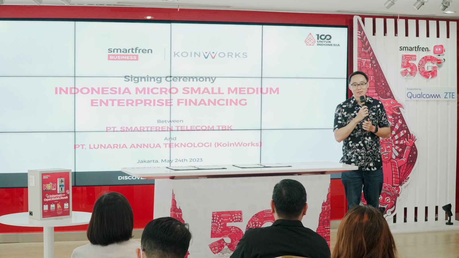 Kerja sama Smartfren dan Koinworks