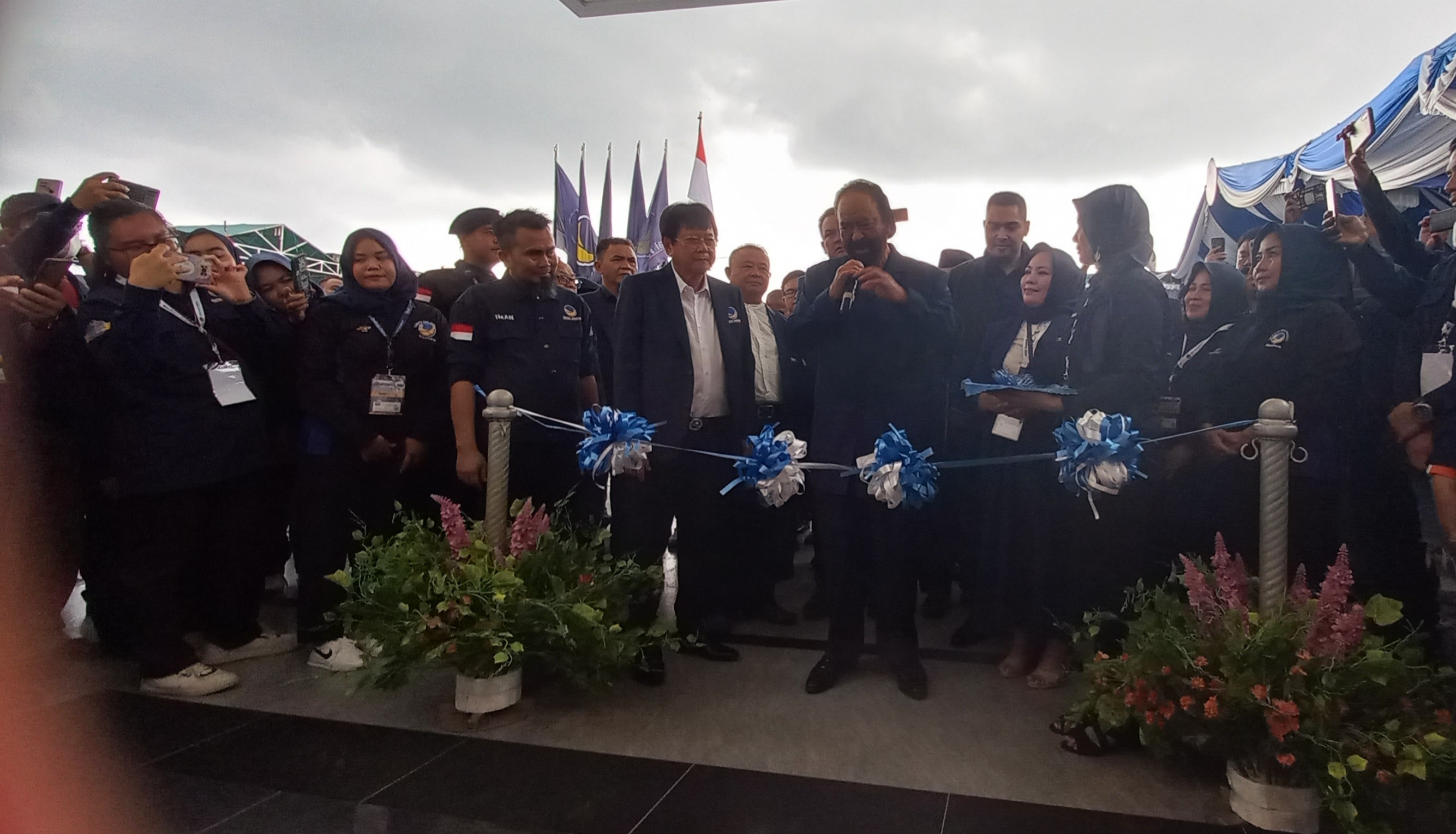 Ketua Umum DPP NasDem  Surya Paloh Resmikan Kantor DPW NasDem Babel. Minggu (21/5). 