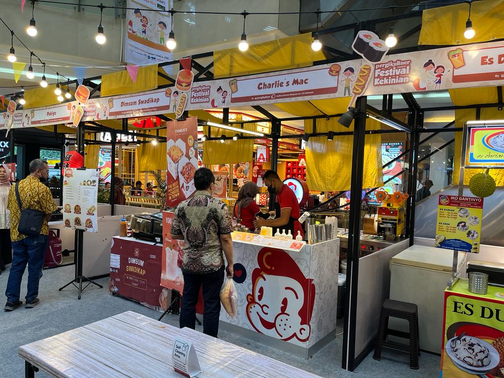 Festival Makanan Kekinian diselenggarakan di Cibubur Junction, Cicarass, Jakarta Timur.