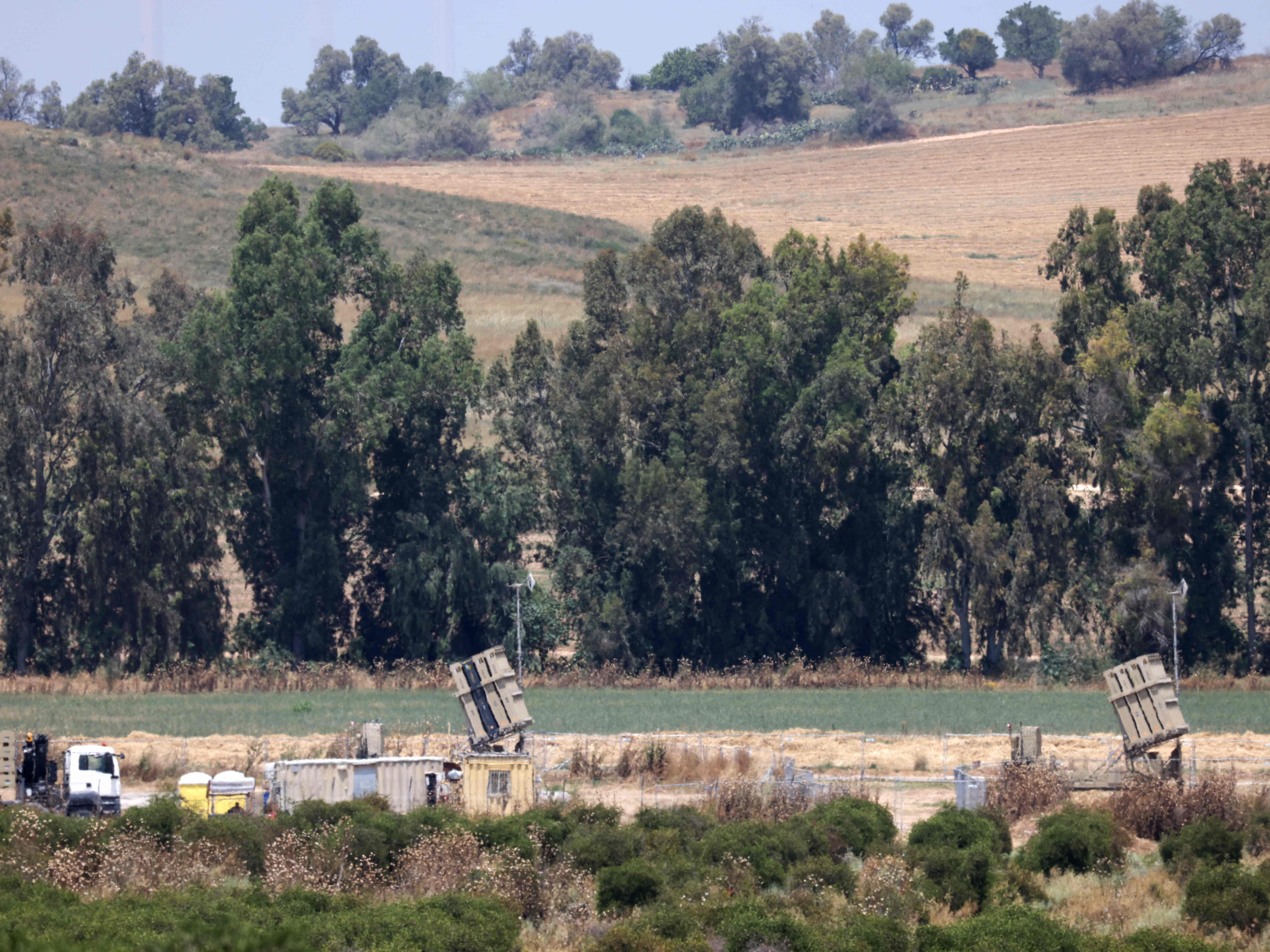 Sistem pertahanan udara Iron Dome Israel di kota selatan Sderot pada 9 Mei 2023, setelah serangan udara Israel di Gaza pagi hari.