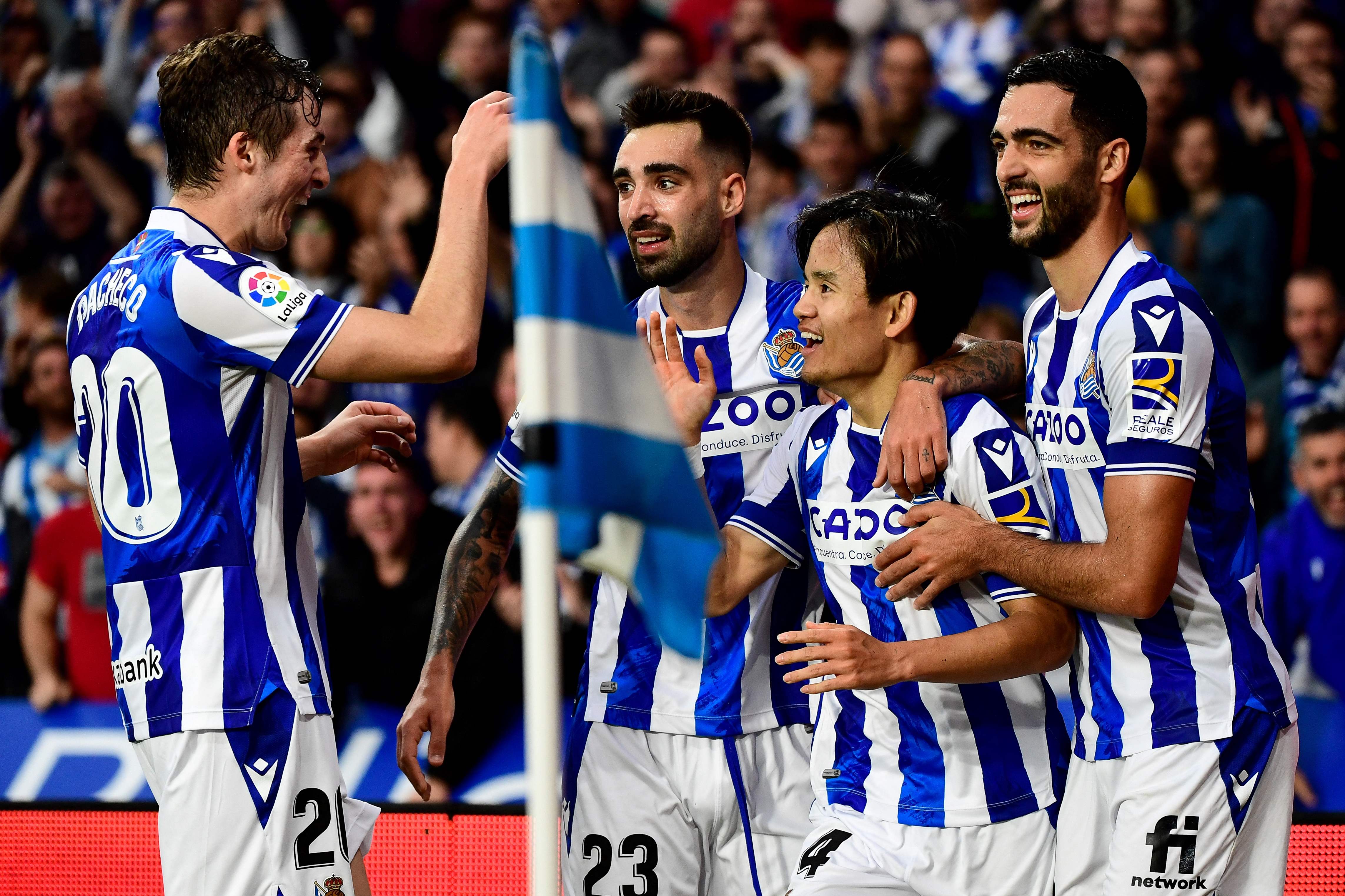 Para pemain Real Sociedad melakukan selebrasi usai mencetak gol ke gawang Almeria di laga La Liga.