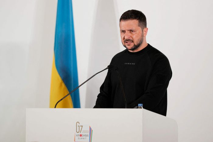 Presiden Ukraina Volodymyr Zelensky berpidato dalam pertemuan G7 