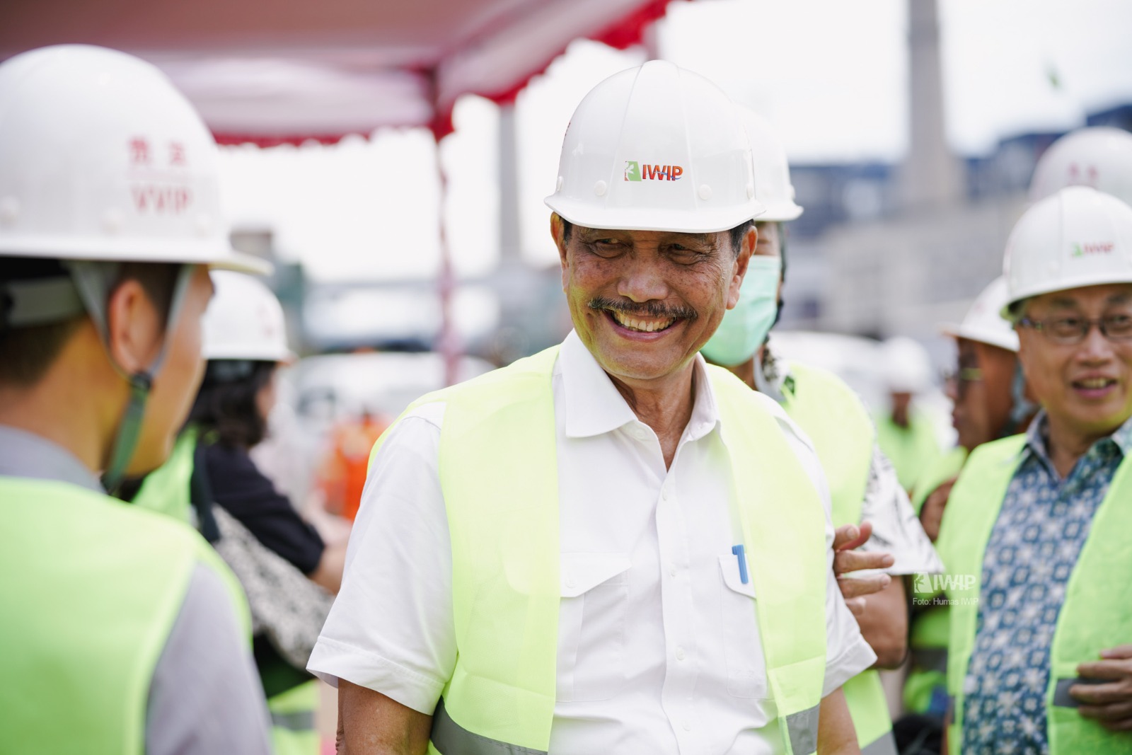 Menteri Koordinasi Bidang Kemaritiman dan Investasi Luhut Binsar Pandjaitan saat berada di Indonesia Weda Bay Industrial Park.