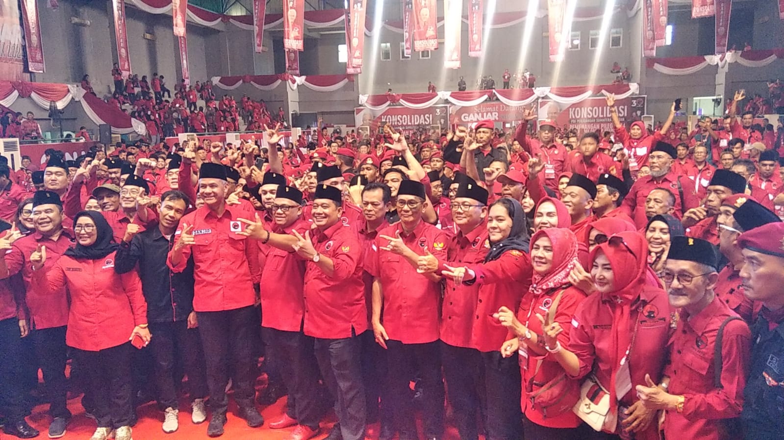 Datang ke Palembang, Ganjar Pranowo Diteriaki Presiden oleh Ribuan Kader PDIP