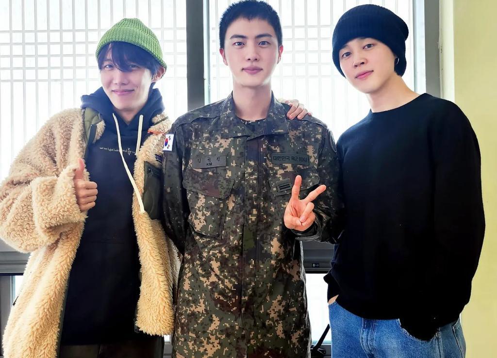 Jin BTS menuliskan komentar untuk J-Hope di dalam komentar salah satu Army di Weverse