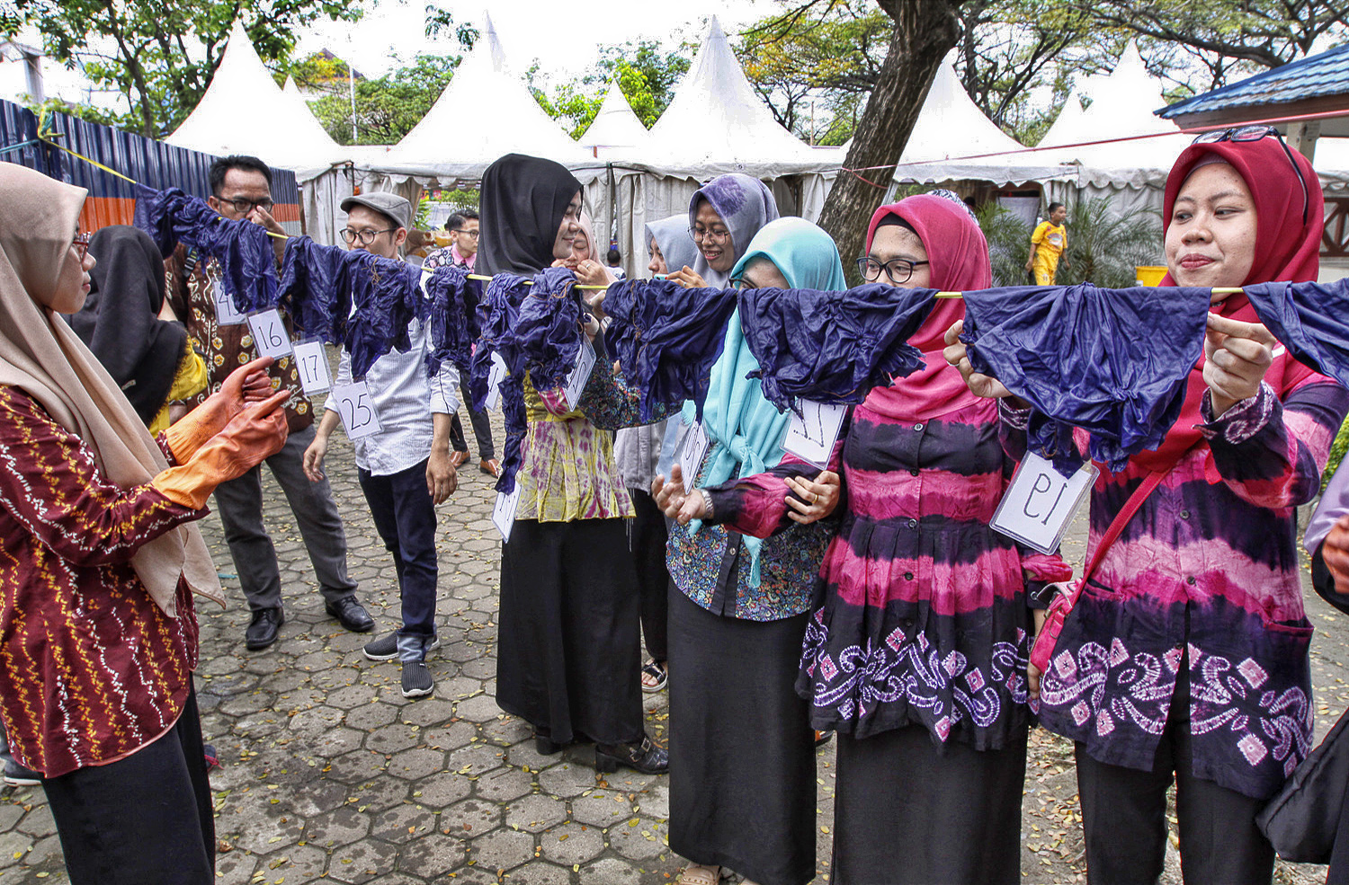 Mahasiswa Universitas Lambung Mangkurat, Banjarmasin, Kalimantan Selatan, mengikuti kegiatan.
