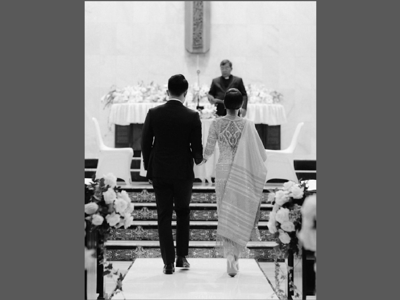 Jessica Mila dan Yakup Hasibuan mengikuti prosesi Martumpol, Kamis (4/5).