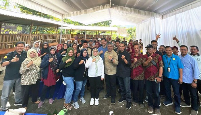 Sekretaris BPPSDMP, Kementan, Siti Munifah (tengah)