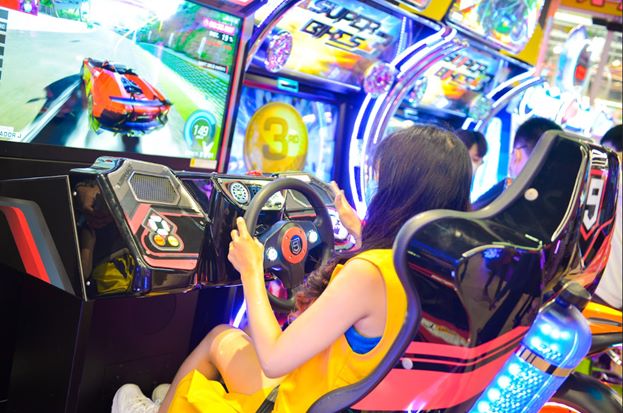 Bermain games di arena permainan bisa memulihkan semangat dan menghilang rasa malas setelah lama liburan.  