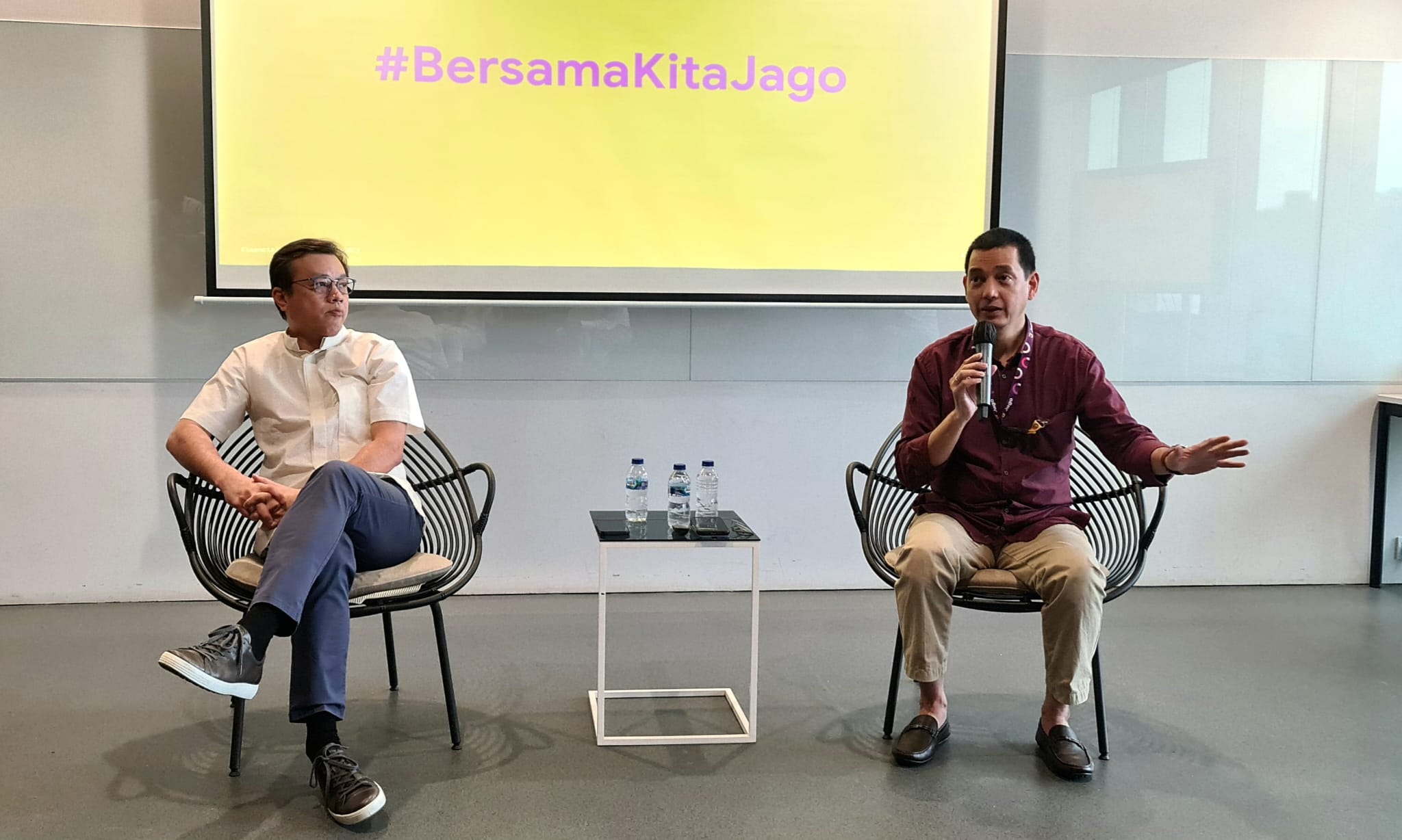 Dirut Bank Jago Kharim Gupta Indra Siregar (kanan) bersama Wadirut Bank Jago Arief Harris Tandjung.  