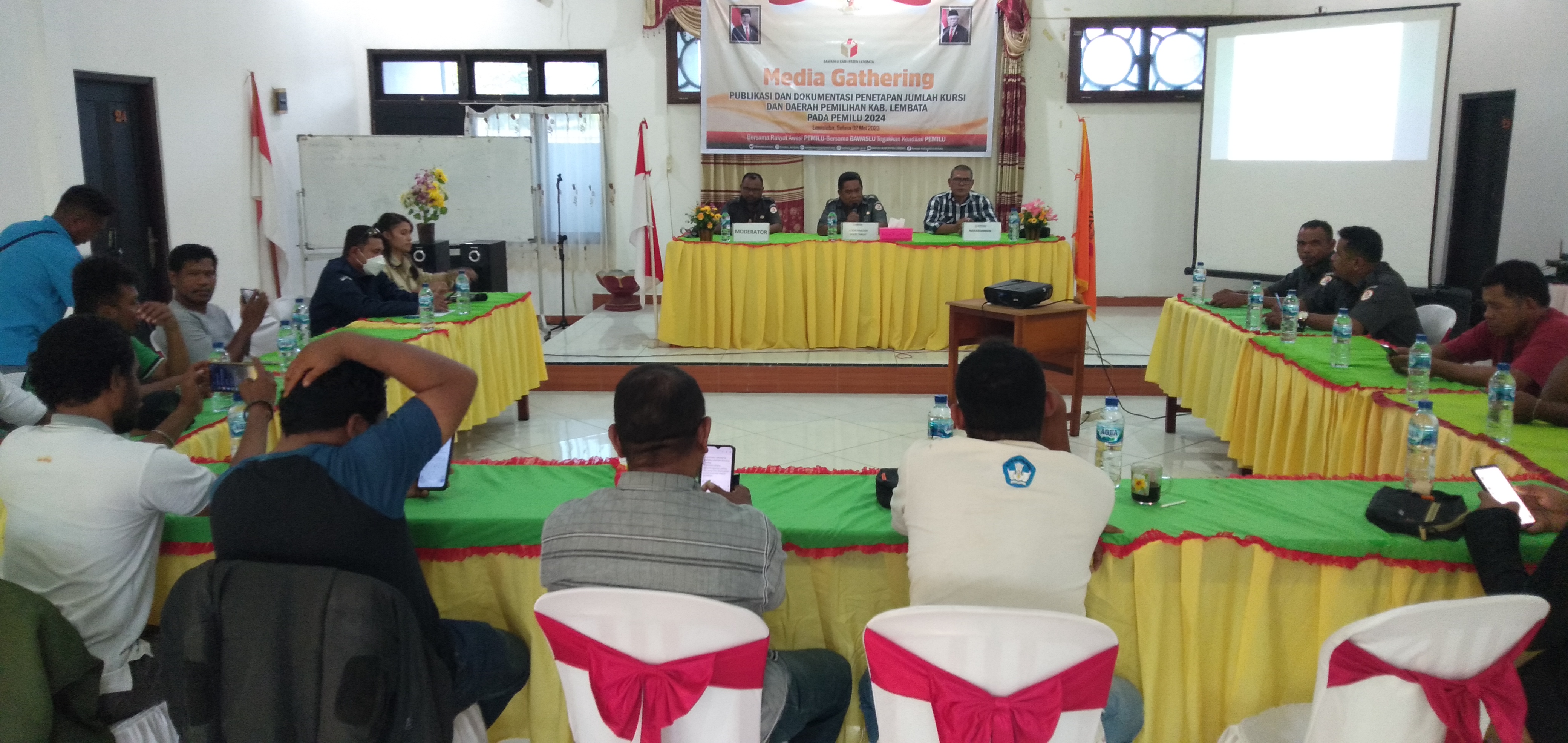 Bawaslu dan KPU Lembata menjelaskan soal daerah pemilihan pada pemilu 2024 