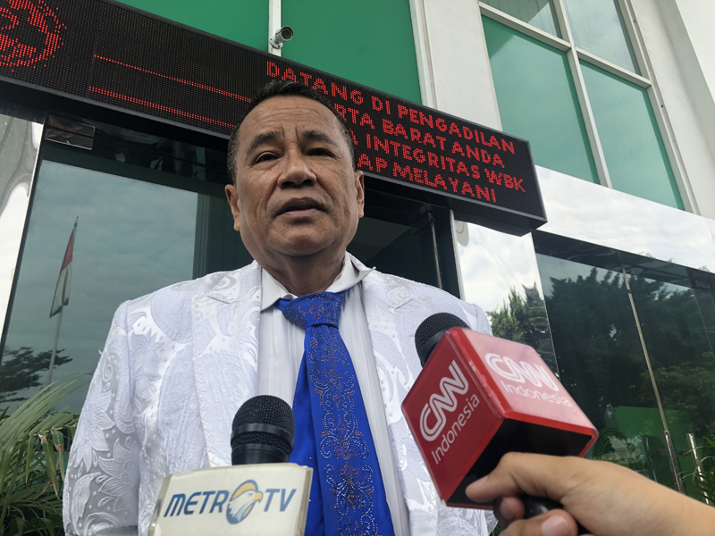 Hotman Paris menilai kliennya Teddy Minahasa harus divonis bebas.