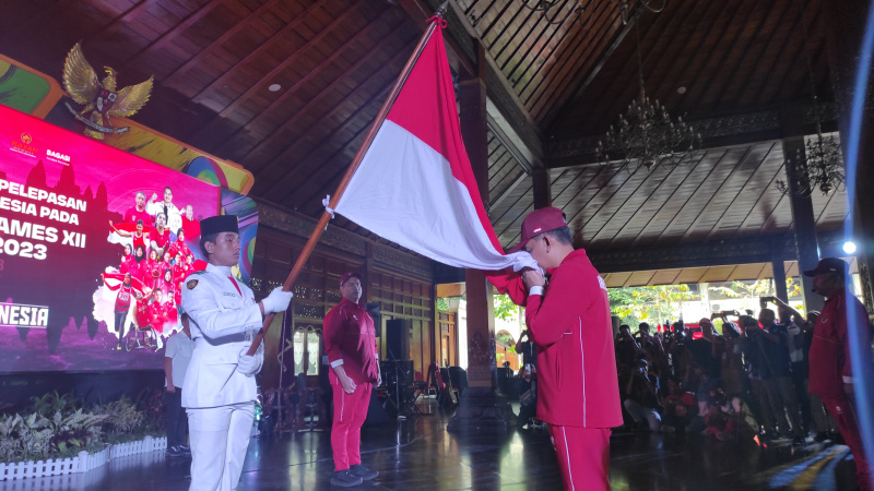 Acara pengukuhan dan pelepasan Kontingen Indonesia yang akan tampil di ASEAN Para Games 2023.