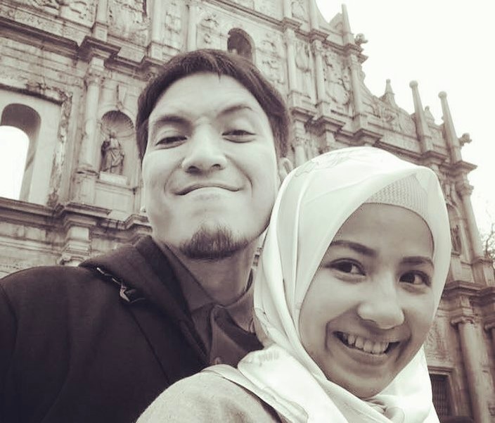 Desta dan Natasha saat liburan di Makau pada 2017 lalu.