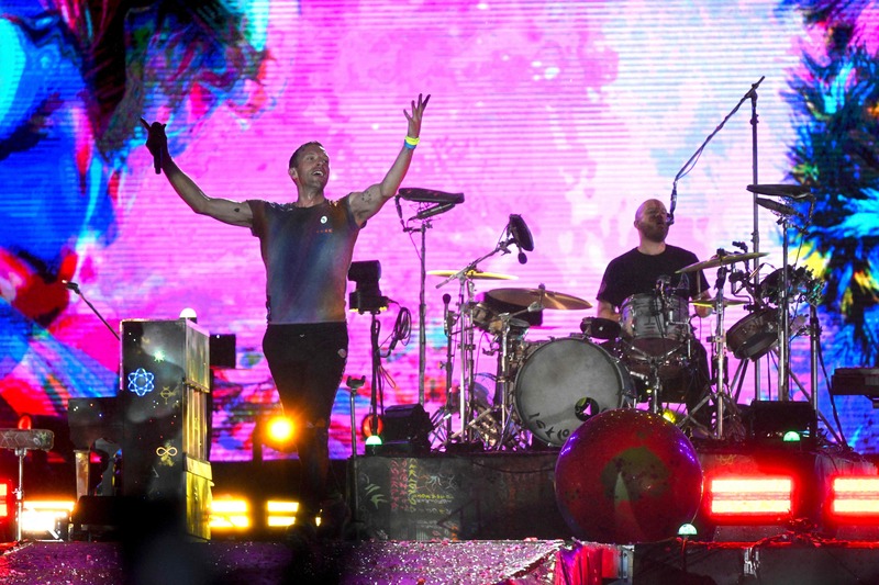 Band Coldplay akan konser di Indonesia.