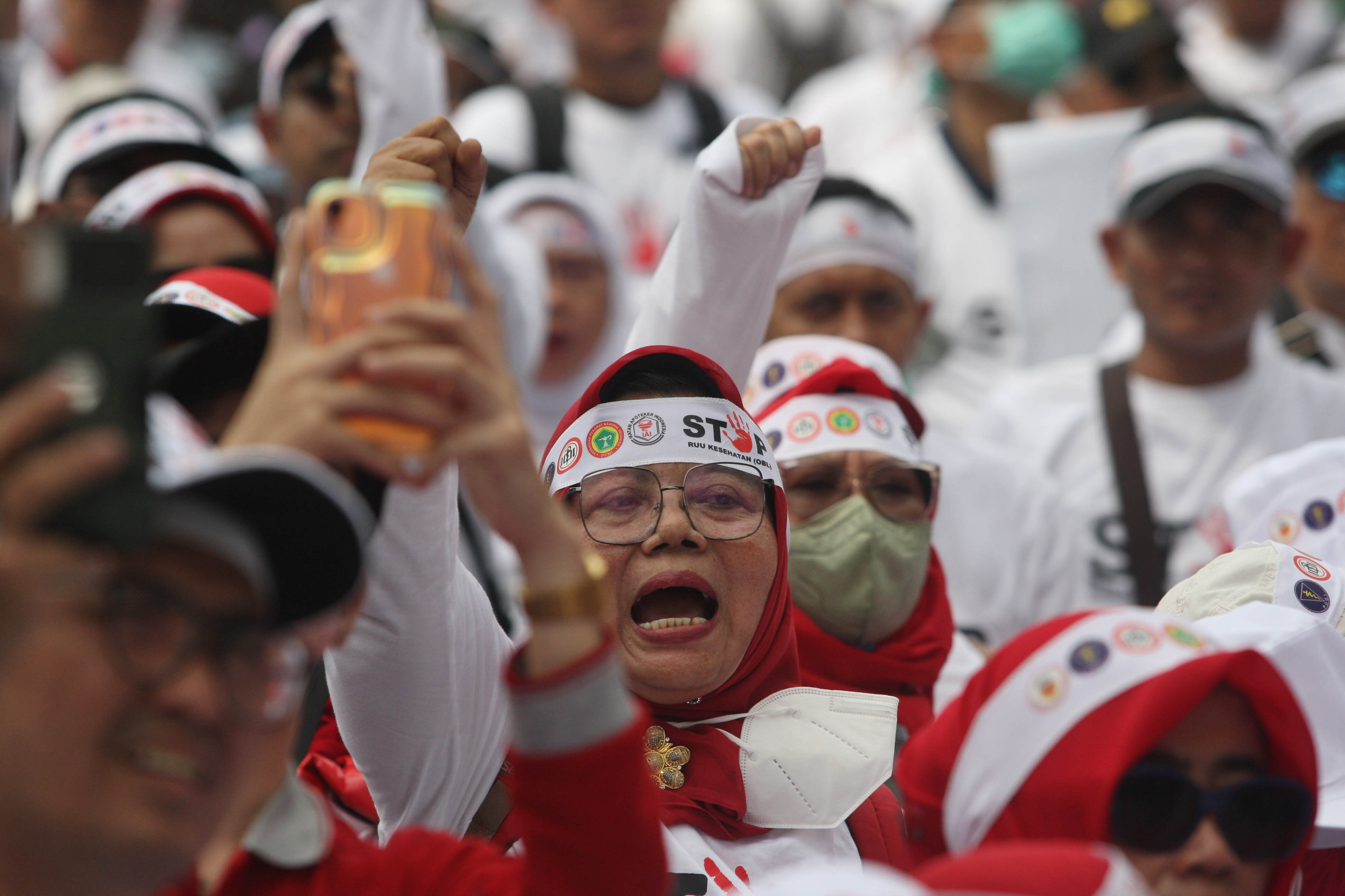  Aksi Damai Nasional menolakan RUU Kesehatan Omnibuslaw di kawasan Patung Kuda, Monas, Jakarta, Senin (08/05/2023)