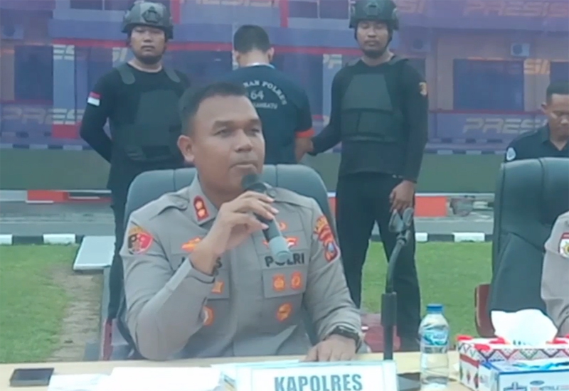 Polres Labuhanbatu menangkap Aseng, kepala sekolah MDTA yang melakukan pelecehan seksual terhadap 9 muridnya.