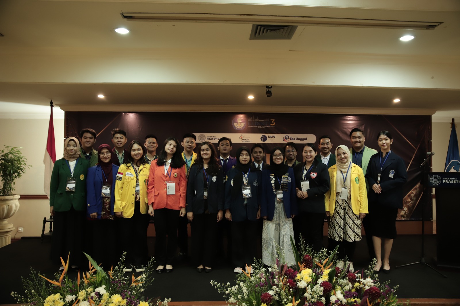 Acara penganugerahan mahasiswa berprestasi dalam ajang Pilmapres Wilayah III. 
