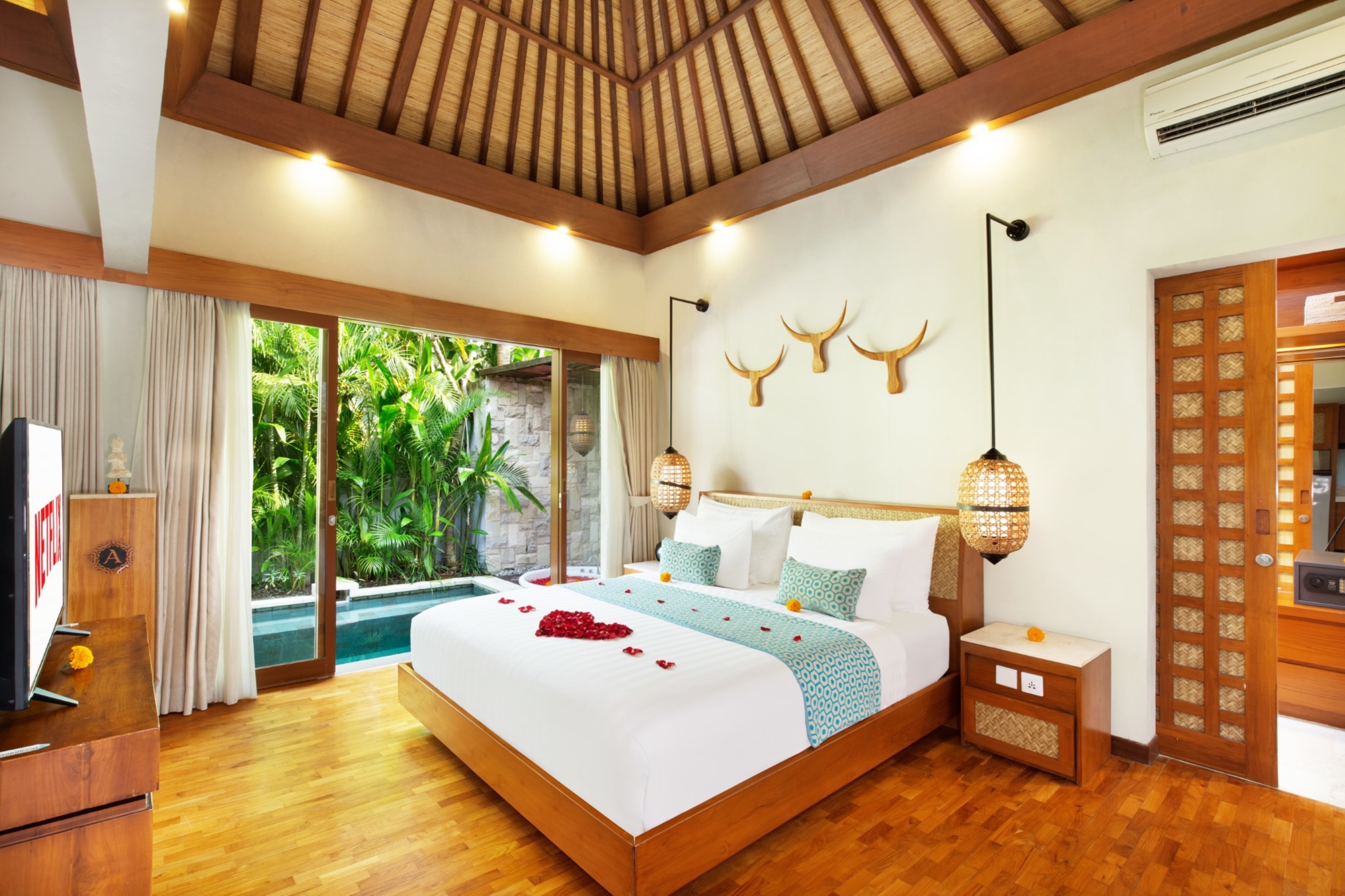 Kamar di Aksari Villa Seminyak