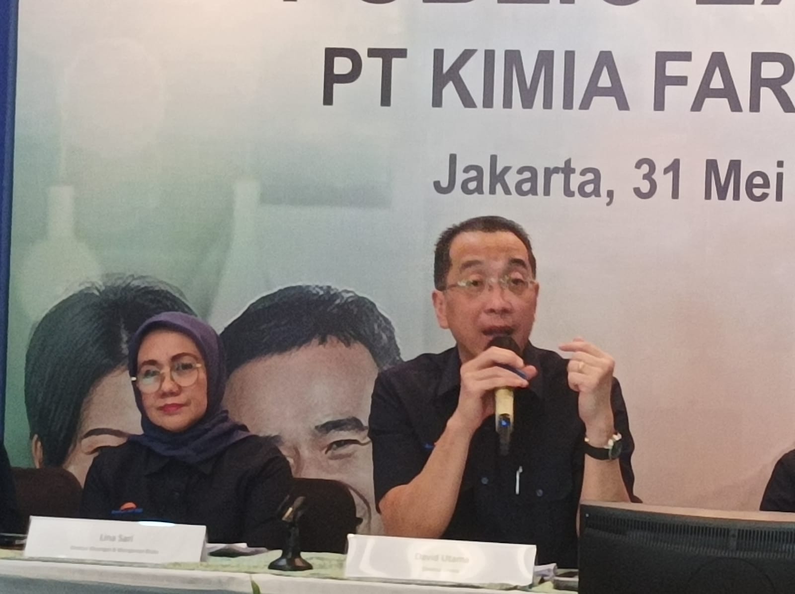 Direktur Utama KAEF David Utama dalam public expose di Jakarta.
