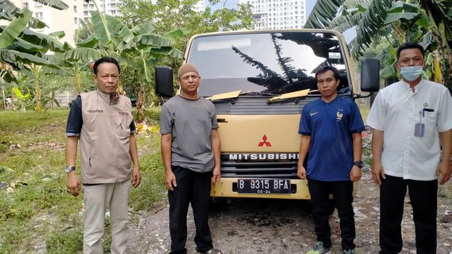 Pemilik truk tinja didenda di Jakarta Barat