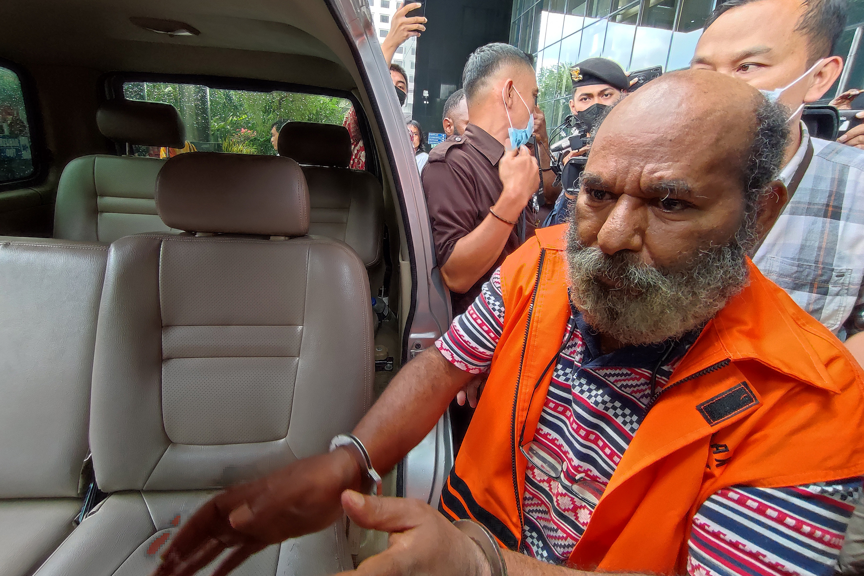 KPK Perpanjang Masa Penahanan Lukas Enembe