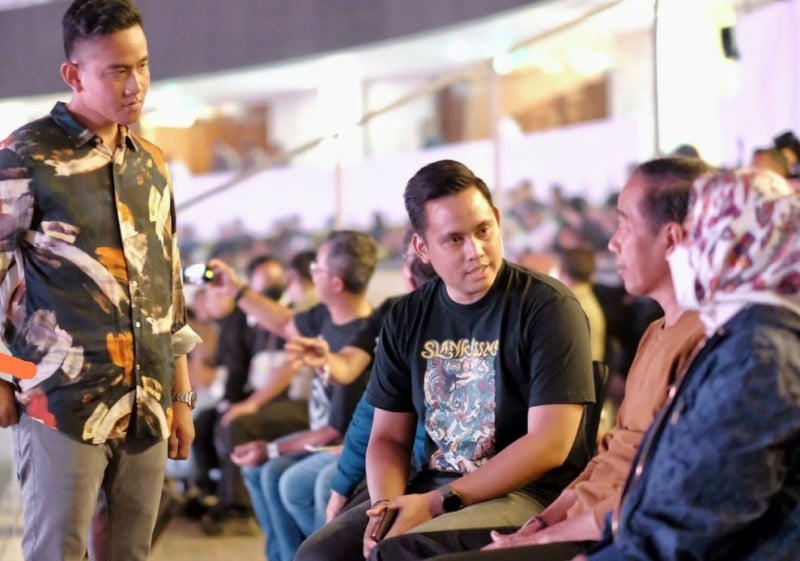 Dico Ganinduto saat berdialog dengan Presiden Joko Widodo dan Wali Kota Surakarta Gibran Rakabuming Raka