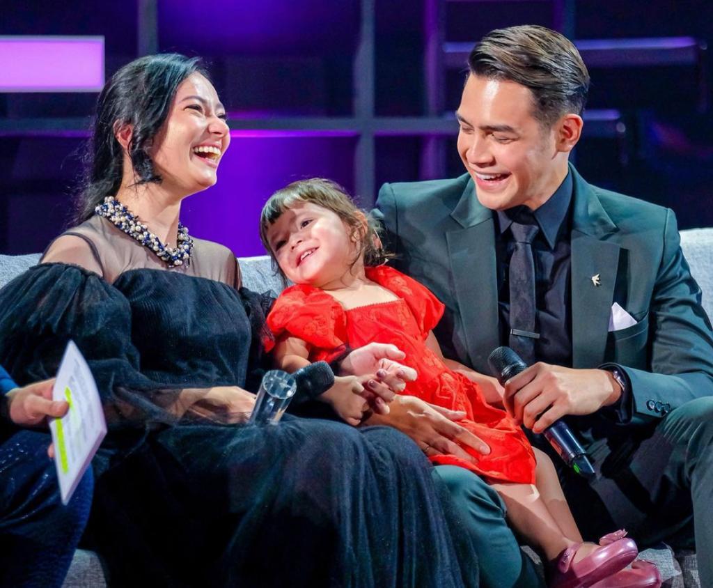 Asmirandah dibantu dokter dalam penerapan pola asuh