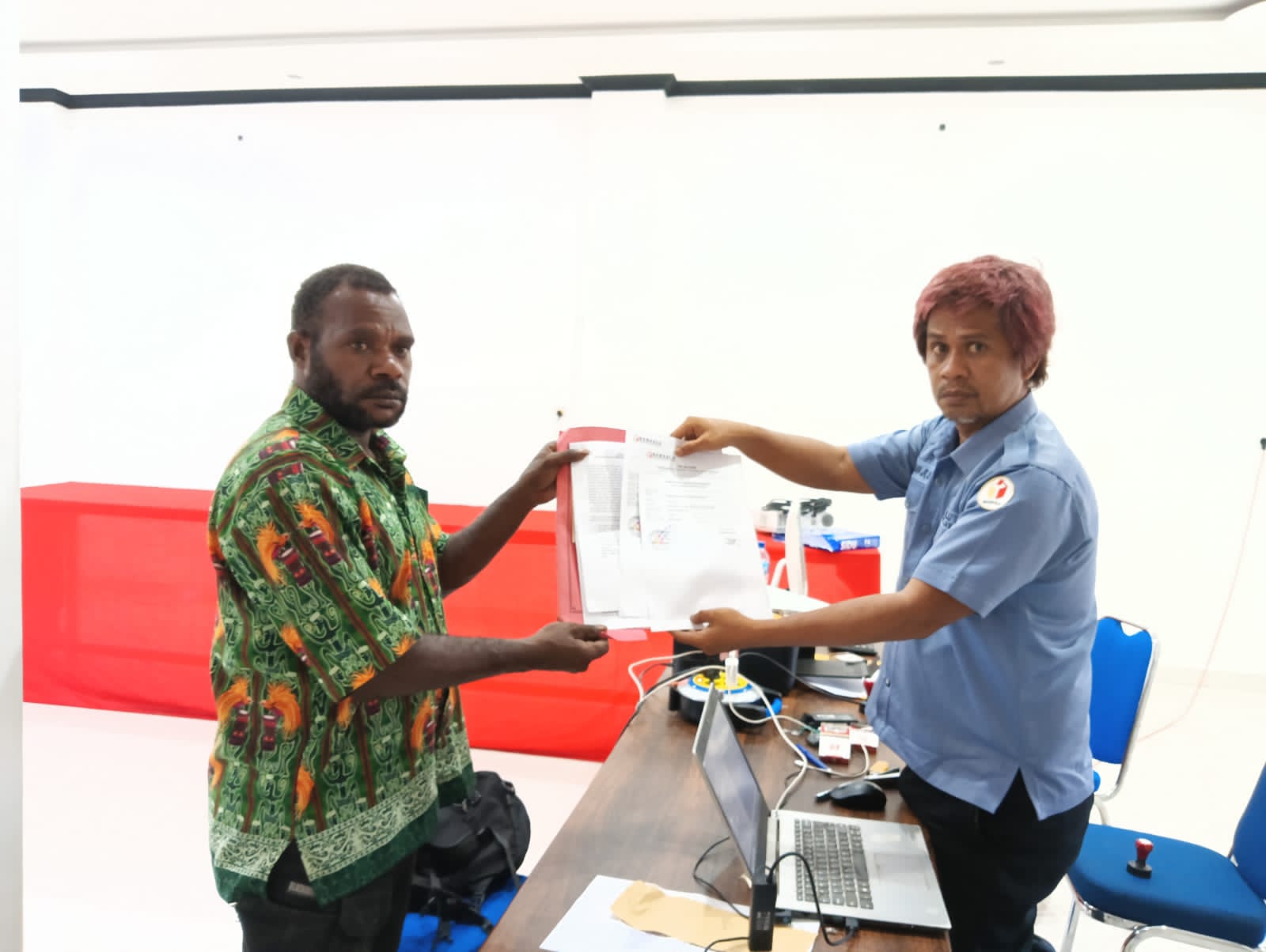 Tiga peserta seleksi Bawaslu Papua Tengah dilaporkan karena diduga menggunakan KTP palsu.