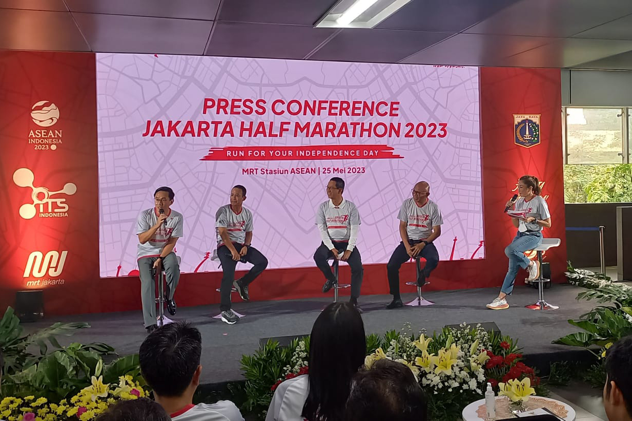 Konferensi pers Jakarta Half-Marathon 2023.