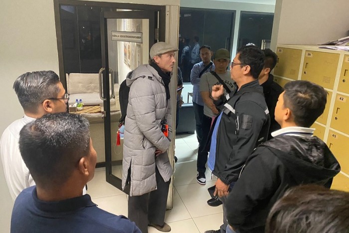 Setelah jadi Tersangka, WNA Australia yang Ludahi Imam Masjid di Bandung Trancam Dideportasi