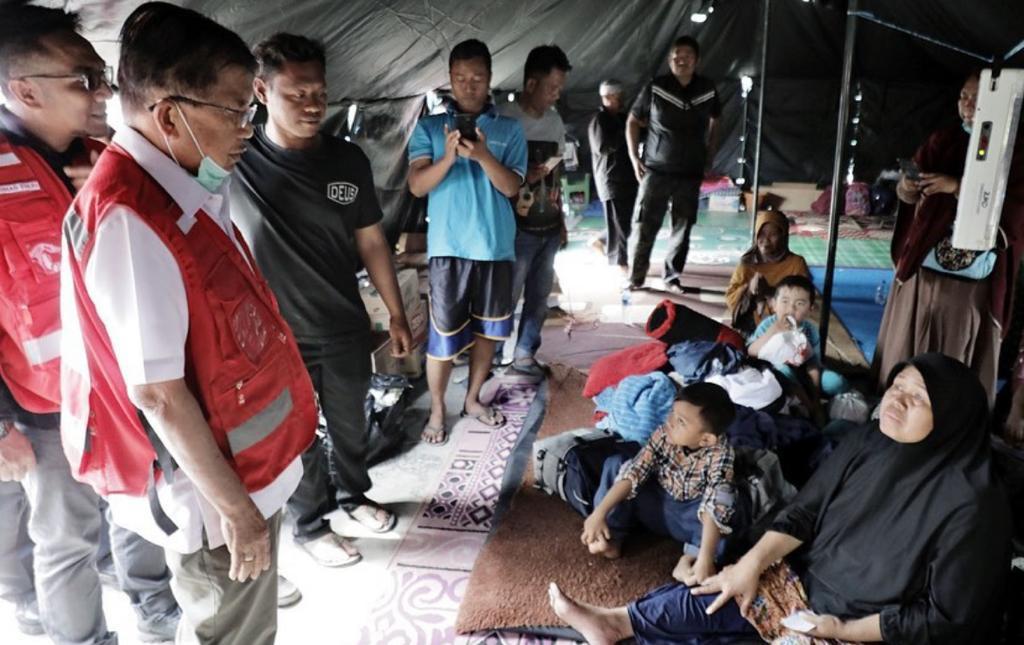 Ketua PMI Jusuf Kalla menyambangi korban gempa Cianjur, November 22 lalu