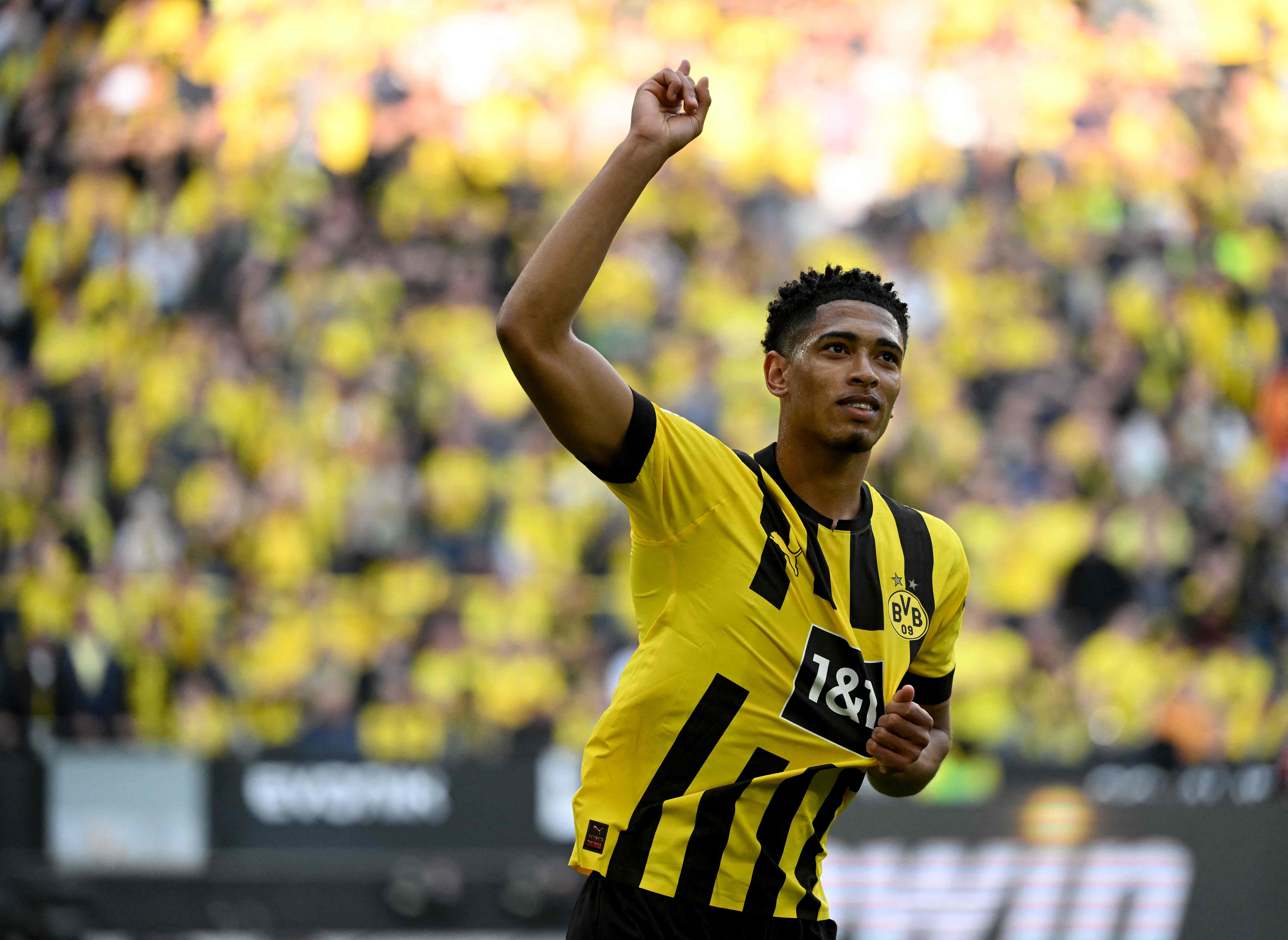 PEMAIN Borussia Dortmund Jude Bellingham terpilih sebagai pemain terbaik Bundesliga musim ini.