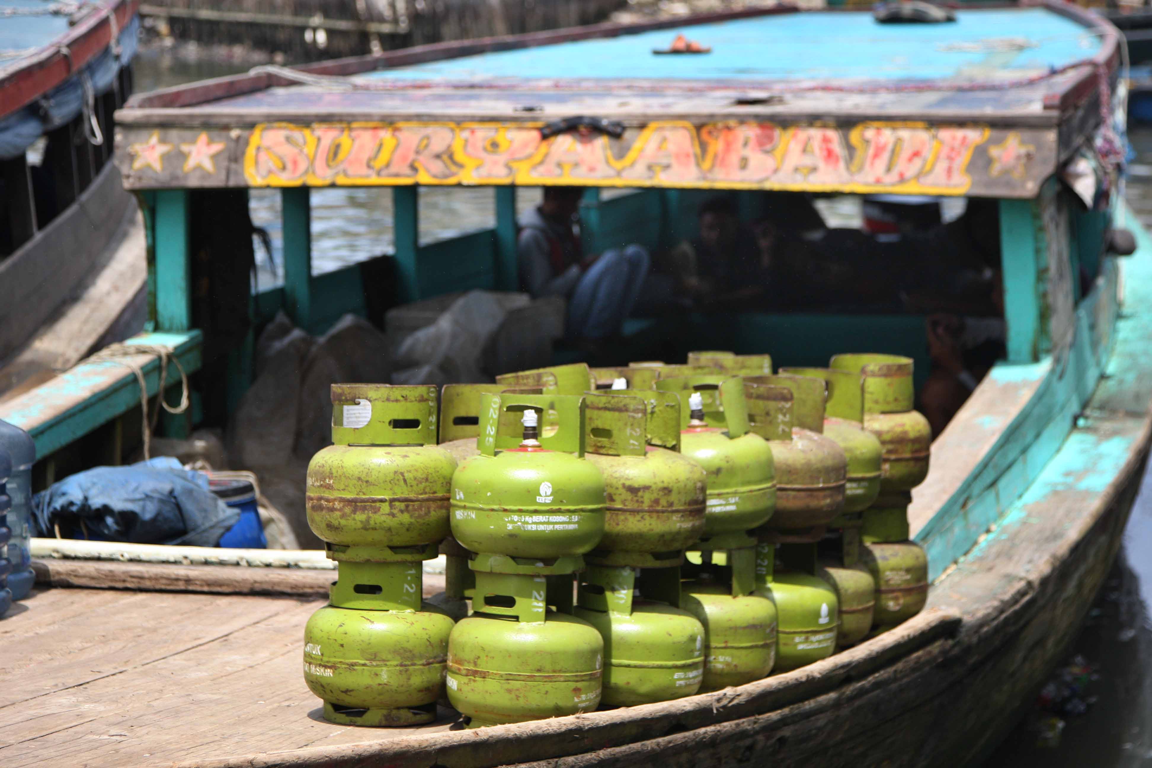 Gas elpiji 3 kilogram.