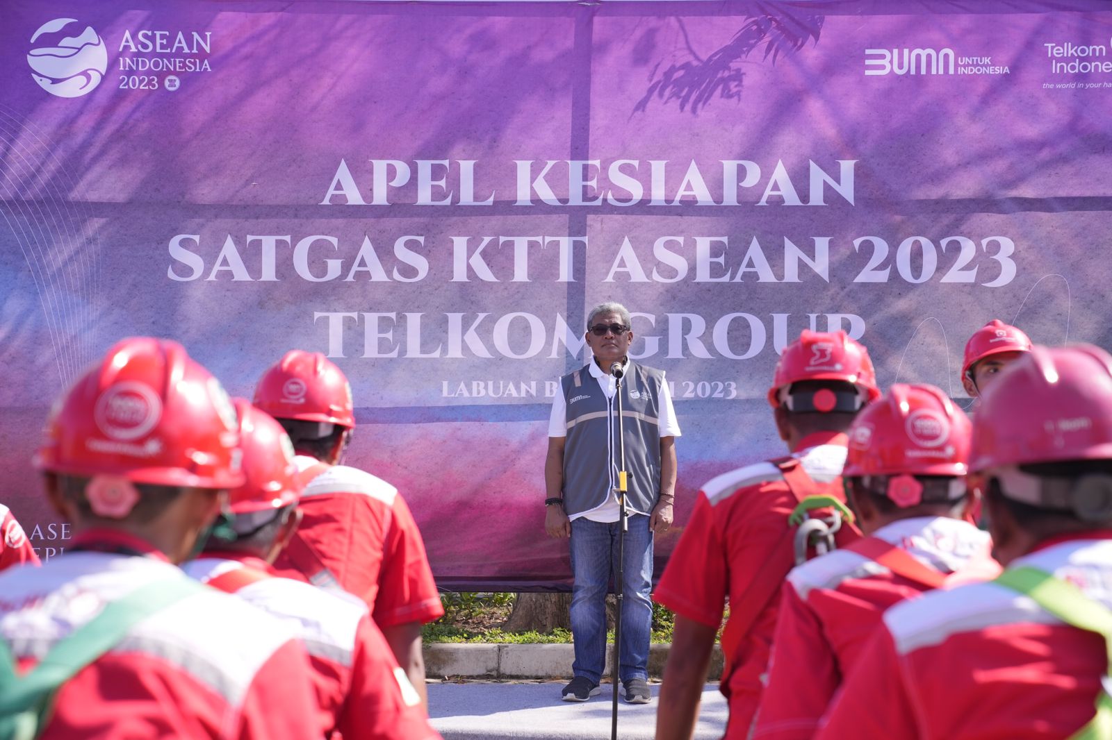 Kegiatan Apel Kesiapan Satgas KTT ASEAN 2023 di Labuan Bajo, NTT, yang dilakukan Telkom.  