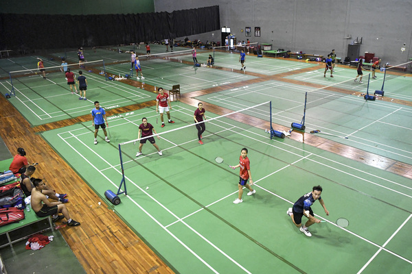 Sejumlah pebulu tangkis berlatih di Pemusatan Latihan Nasional (Pelatnas) Bulu Tangkis di PBSI Cipayung, Jakarta.