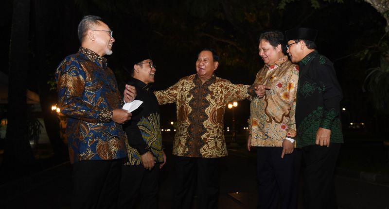 Partai NasDem tidak mempermasalahkan ketua umumnya Surya Paloh tidak diundang dalam pertemuan parpol dengan Presiden Jokowi, Selasa (2/5).