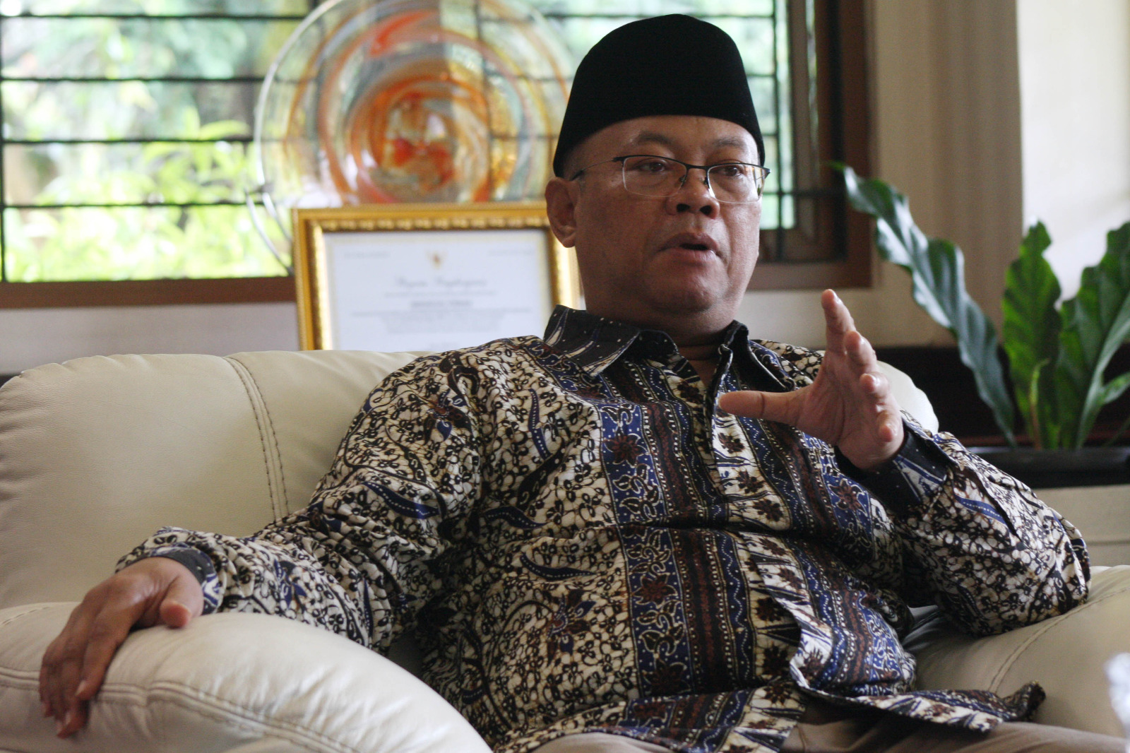 Rektor Universitas Terbuka (UT) Prof. Ojat Darojat M.Bus, Ph.D.