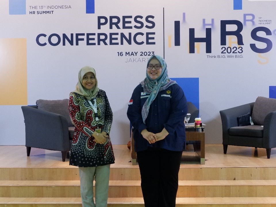 Mira Tripuspita (kiri) dan Diana Ariani.