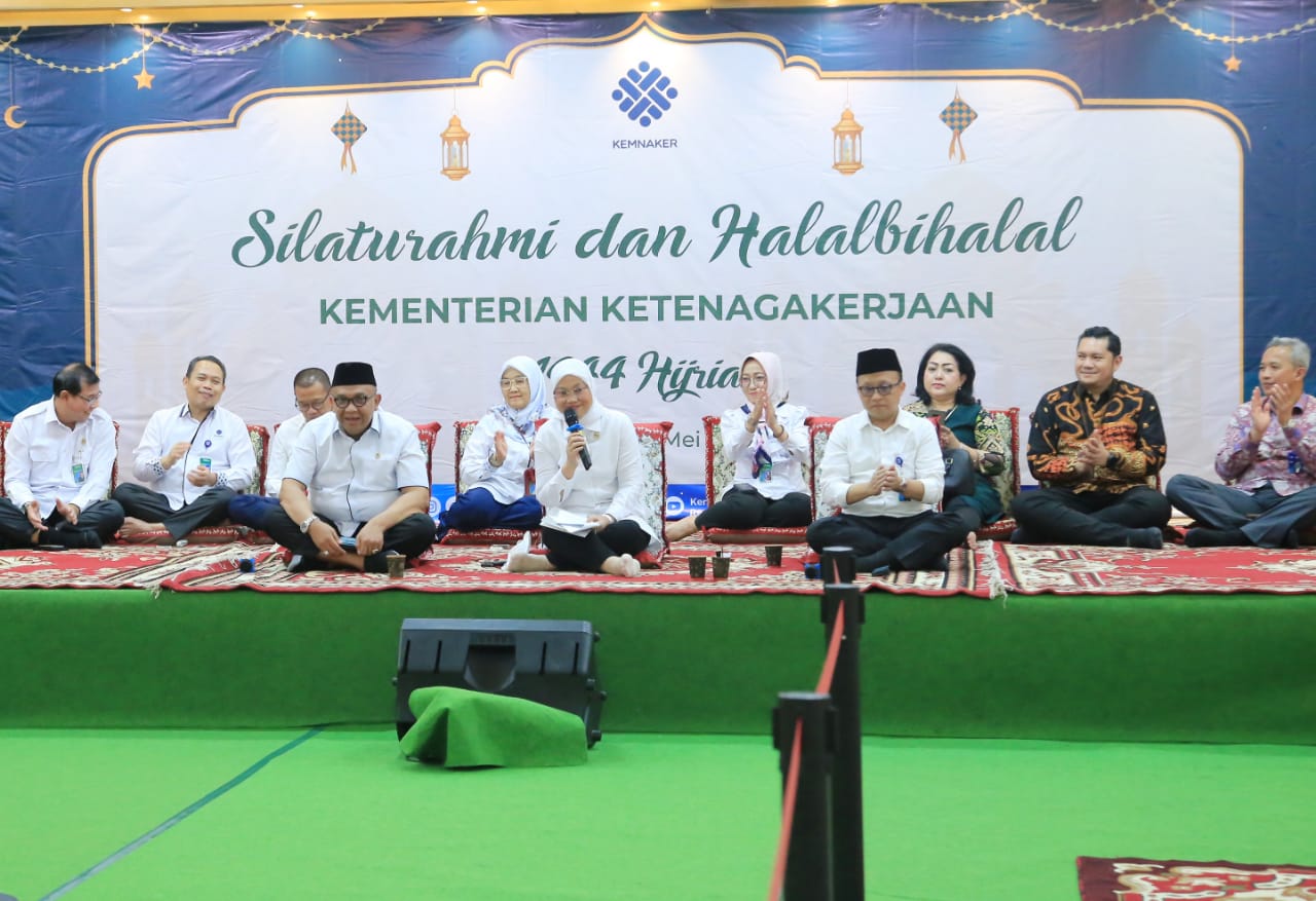 Menaker Ida Fauziyah menggelar silaturahmi dan halal bihalal bersama para pegawai Kementerian Ketenagakerjaan pada Rabu (10/5) di Jakarta.
