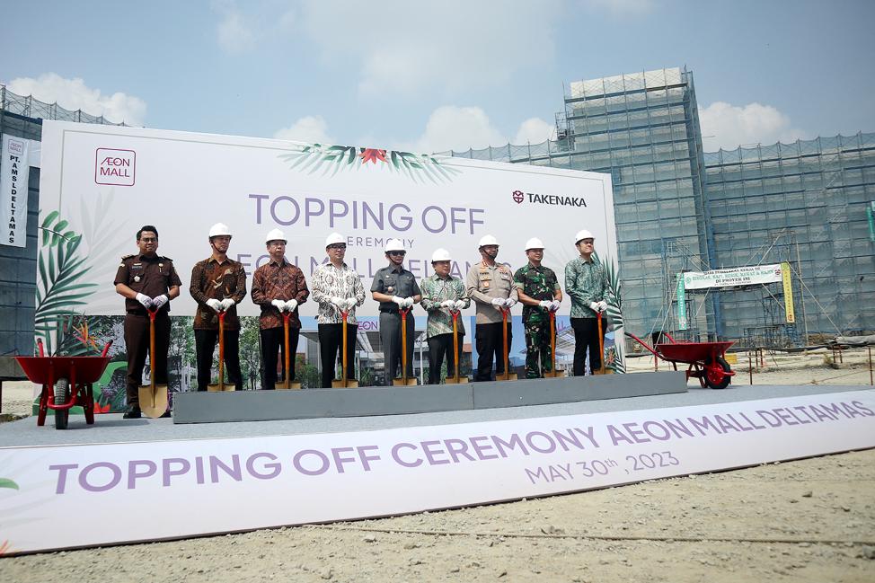 PT. AMSL Deltamas melaksanakan prosesi Topping Off Ceremony untuk proyek ke-5 Aeon Mall di Indonesia di Kota Deltamas, Cikarang, Bekasi.