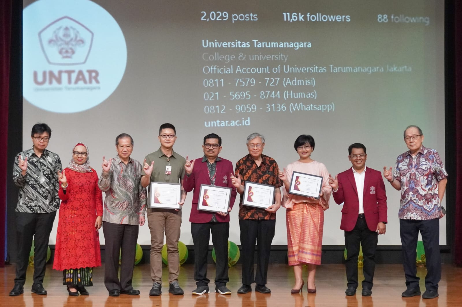 Universitas Tarumanagara (Untar) Jakarta memberi penghargaan kepada dosen, mahasiswa, dan tenaga pendidik berprestasi.