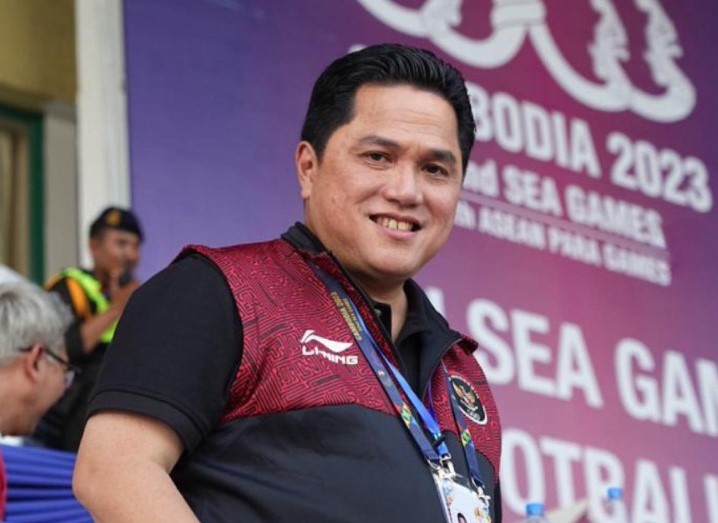 Ketua Umum PSSI Erick Thohir saat menyaksikan laga timnas Indonesia di SEA Games 2023