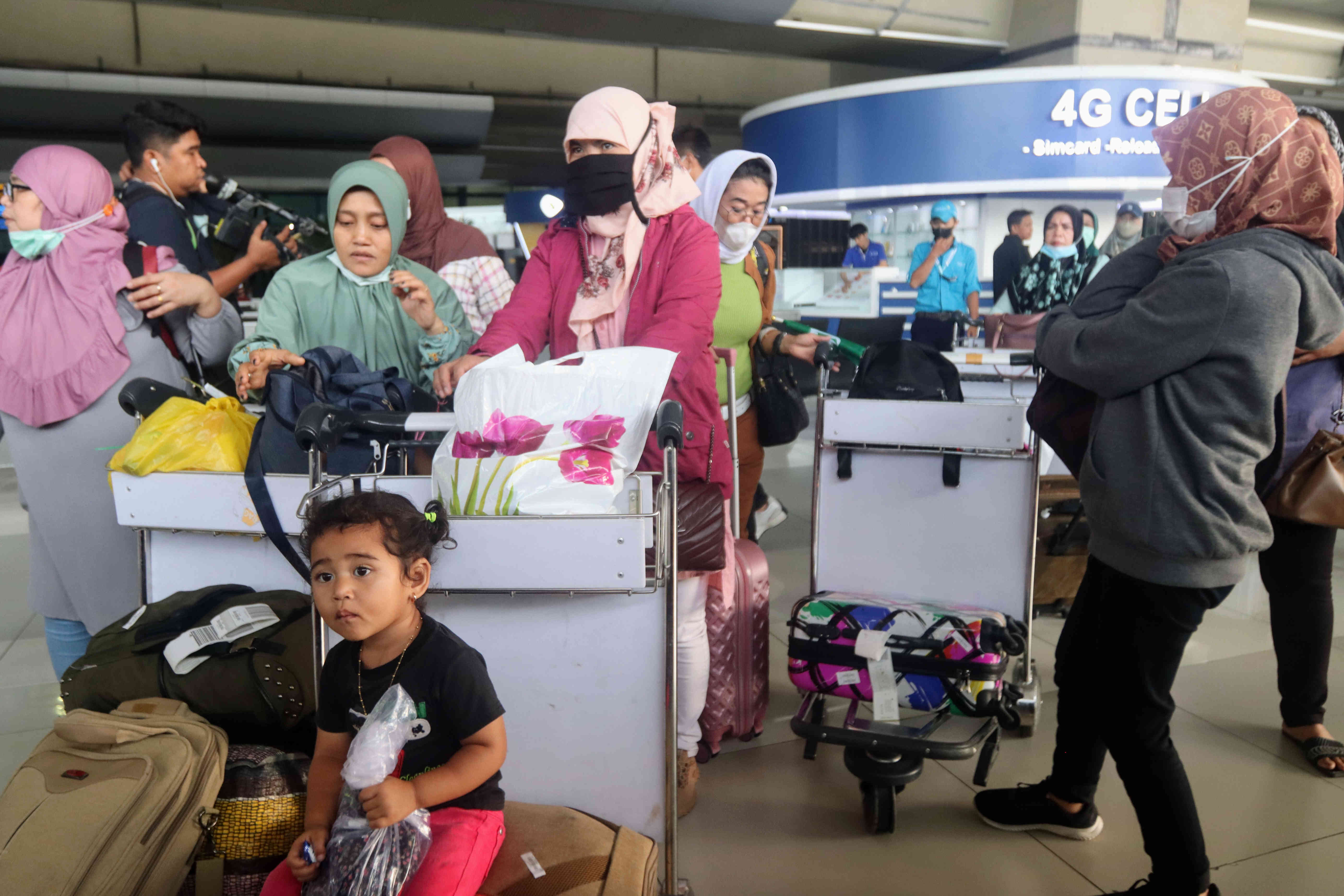 Sebanyak 385 WNI yang dievakuasi dari Sudan telah tiba di Bandara Soekarno-Hatta, Banten, Jumat (28/4/2023).