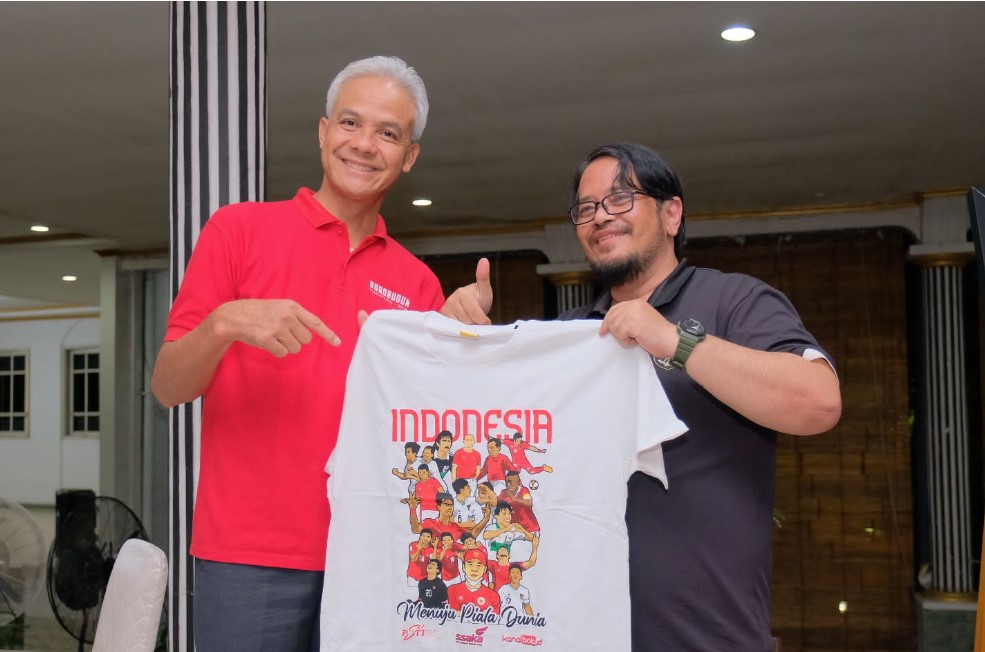 Gubernur Jawa Tengah Ganjar Pranowo (kiri) dan Ketua Umum PSTI Ignatius Indro