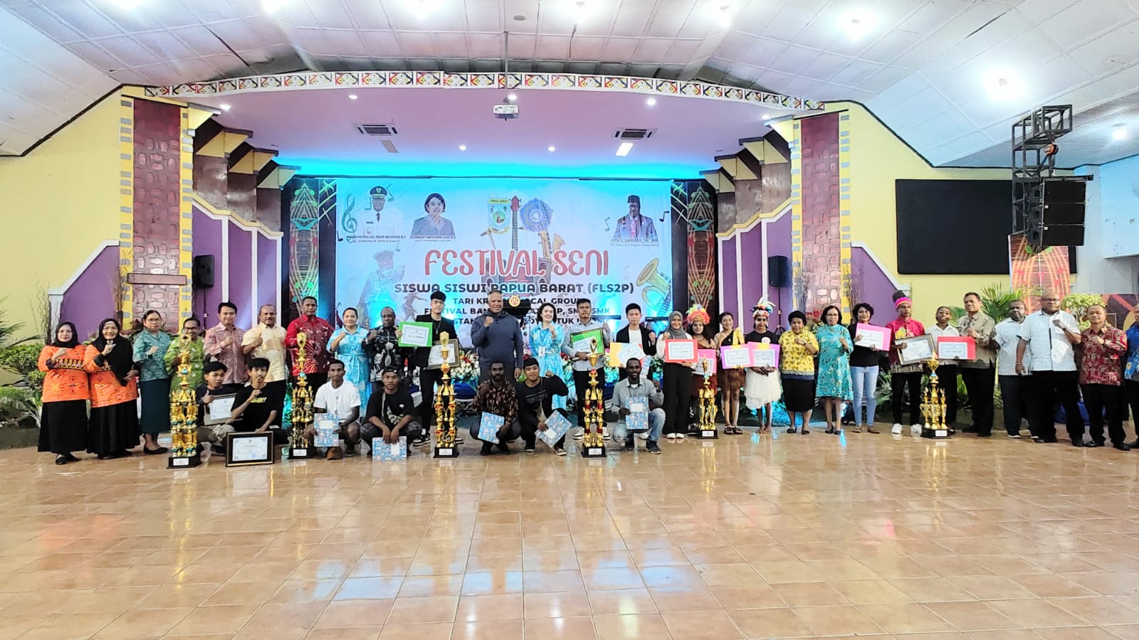 Festival Seni Siswa-Siswi Papua Barat ( FLS2P) yang berlangsung di Aula Unipa Manokwari, Sabtu ( 6/5/) malam.