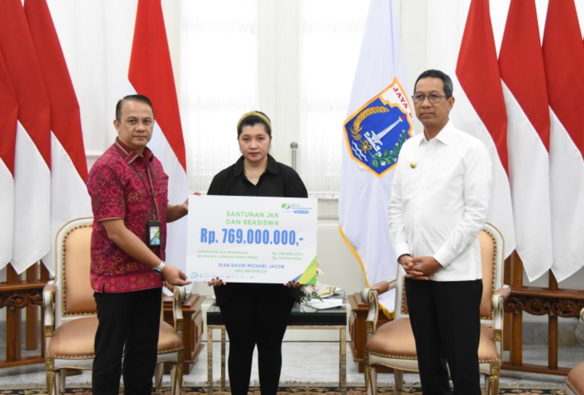 Ahli waris dari atlet tenis meja David Jacobs menerima santunan kecelakaan kerja dari BPJS Ketenagakerjaan sebesar Rp769 juta.